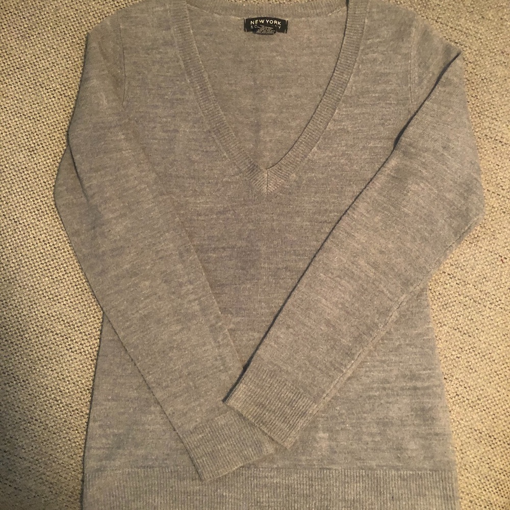 New York & Co. gray sweater